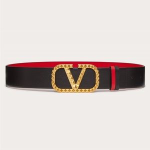 VLOGO SIGNATURE BELT IN GRAINY CALFSKIN 40 MM
Colour:	Black/Pure Red